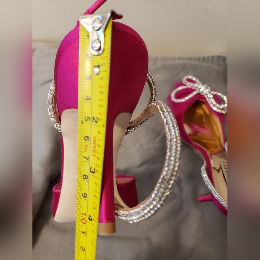 Badgley Mischka women's Sacred Pump size 9½ NWT - Picture 9 of 16